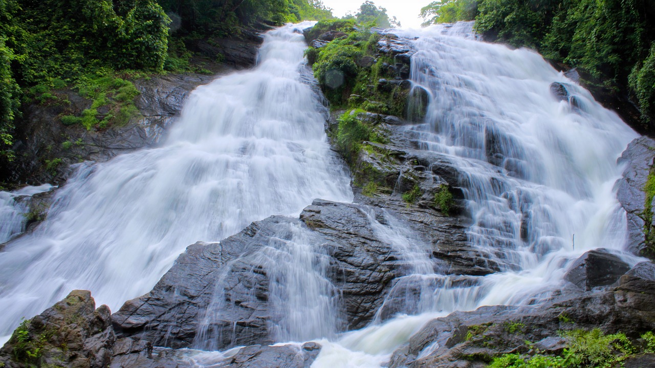 Top 5 Waterfalls near Chennai Within 200 km - Chennai Secrets